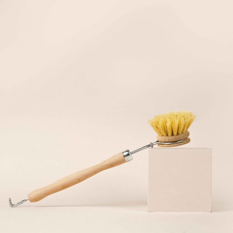 L'Alchimiste - Brosse vaisselle en hêtre et fibres végétales Voir la slide L'Alchimiste - Brosse vaisselle en hêtre et fibres végétales
