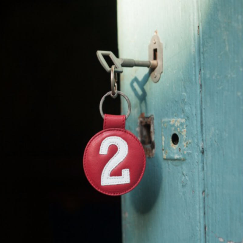 Porte clefs en cuir Entre 2 Rétros rouge Voir la slide Porte clefs en cuir Entre 2 Rétros rouge