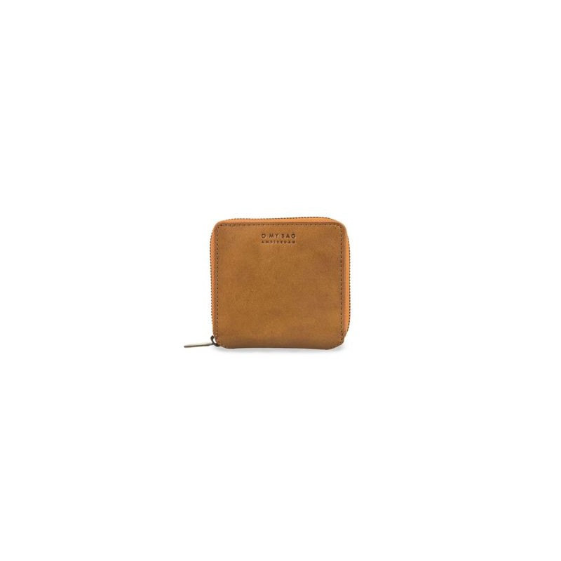 O My Bag - Sonny Stromboli Cognac - Portefeuille en cuir carré Voir la slide O My Bag - Sonny Stromboli Cognac - Portefeuille en cuir carré