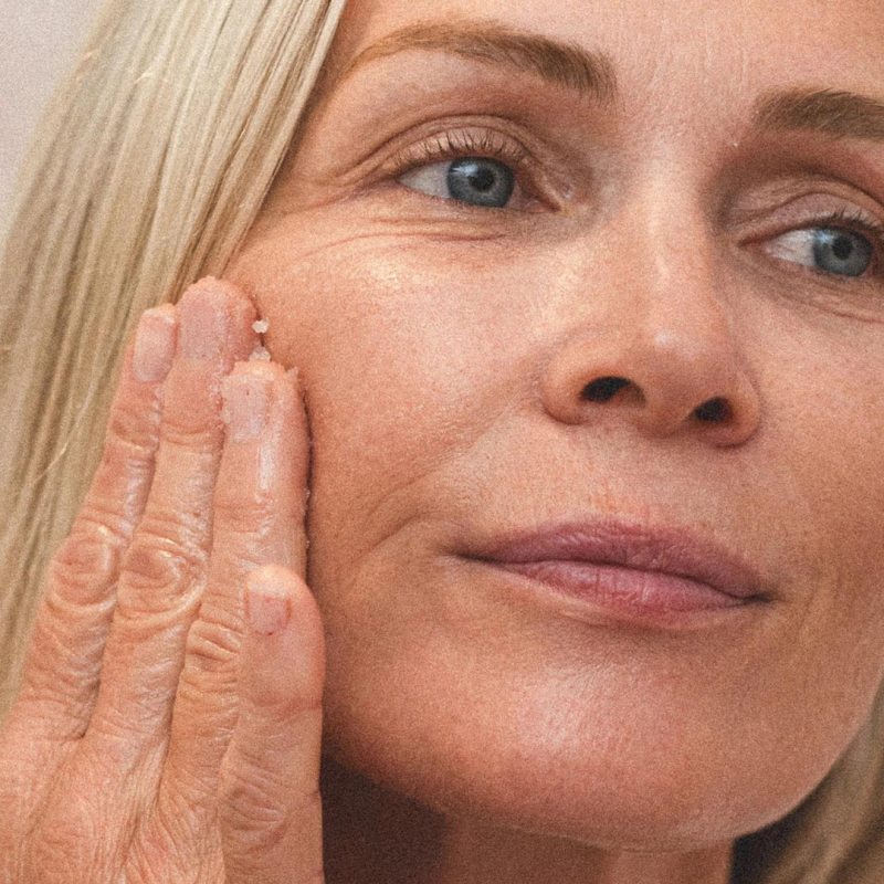 Eclo - SERUM baume base de maquillage Voir la slide Eclo - SERUM baume base de maquillage