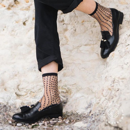 Chaussettes transparentes Crescent Dunes Black - Atelier Saint-Eustache Chaussettes transparentes Crescent Dunes Black - Atelier Saint-Eustache