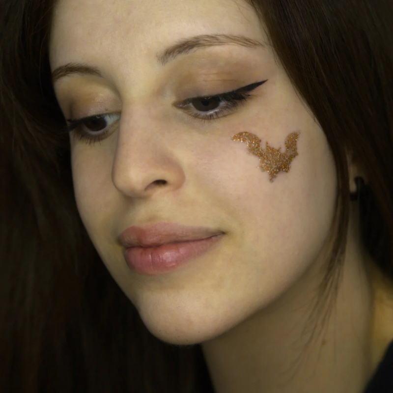 Pochoir Halloween Si Si La Paillette - Tatouages Pailletés Réutilisables Voir la slide Pochoir Halloween Si Si La Paillette - Tatouages Pailletés Réutilisables