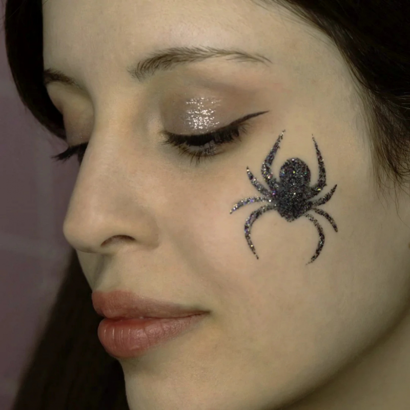 Pochoir Halloween Si Si La Paillette - Tatouages Pailletés Réutilisables Voir la slide Pochoir Halloween Si Si La Paillette - Tatouages Pailletés Réutilisables