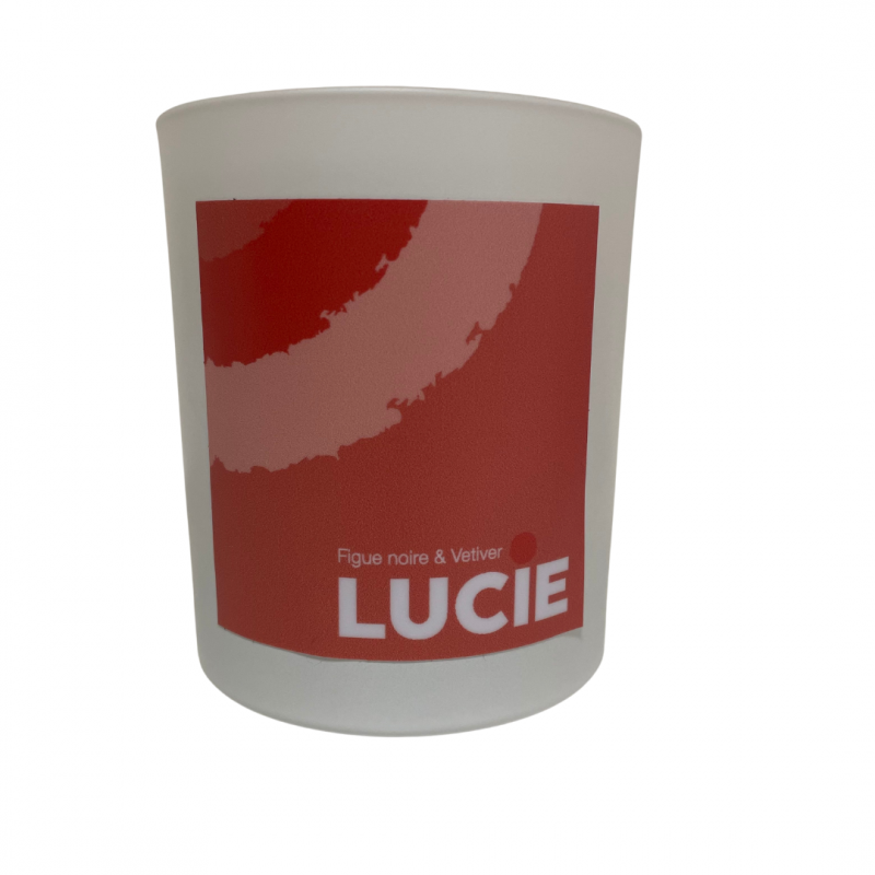 Lucie in the R – Bougie Figue noire & Vétiver – Cire de soja naturelle Voir la slide Lucie in the R – Bougie Figue noire & Vétiver – Cire de soja naturelle