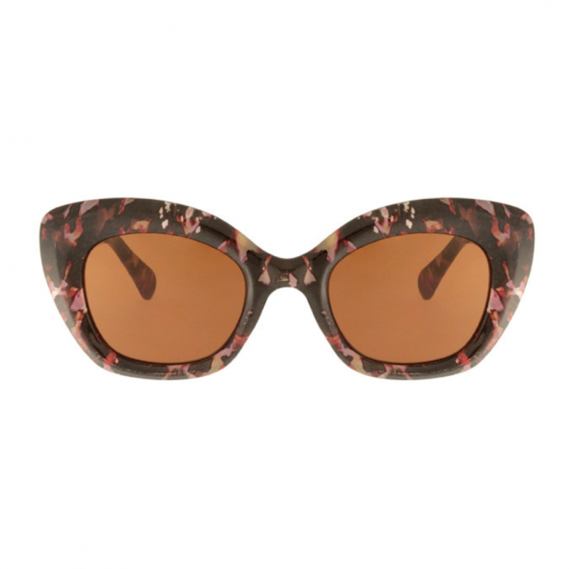Charly Therapy - Lunettes solaires aux montures épaisses recyclées papillon - Donna spring Voir la slide Charly Therapy - Lunettes solaires aux montures épaisses recyclées papillon - Donna spring