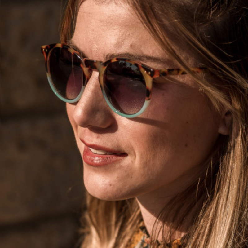 Charly Therapy - Lunettes solaires écaille et turquoise à monture recyclée - Charly turquoise Voir la slide Charly Therapy - Lunettes solaires écaille et turquoise à monture recyclée - Charly turquoise