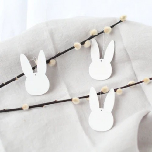 Lot de 8 pendentifs en bois lapins - Eulenschnitt Lot de 8 pendentifs en bois lapins - Eulenschnitt