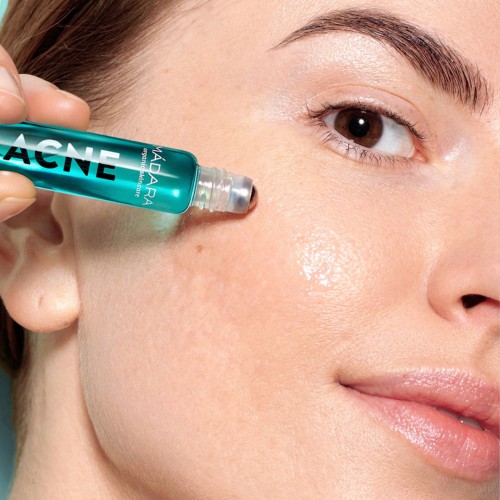 Madara Acne Spot Roll-On 8ml – Soin ciblé anti-boutons efficace Madara Acne Spot Roll-On 8ml – Soin ciblé anti-boutons efficace