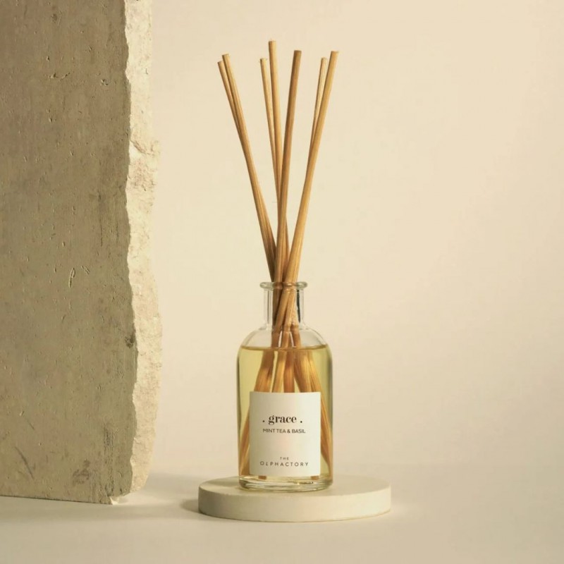 Bâtonnets désodorisants de Olphactory – Parfums subtils pour une ambiance de détente Voir la slide Bâtonnets désodorisants de Olphactory – Parfums subtils pour une ambiance de détente