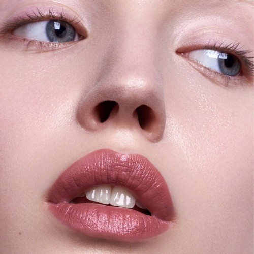 Madara - Velvet Wear Matte Lipstick 31 Cool Nude - Vegan & Hydratant Madara - Velvet Wear Matte Lipstick 31 Cool Nude - Vegan & Hydratant