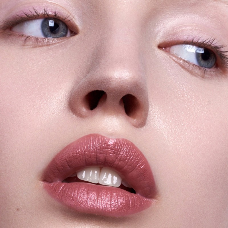 Madara - Velvet Wear Matte Lipstick 31 Cool Nude - Vegan & Hydratant Voir la slide Madara - Velvet Wear Matte Lipstick 31 Cool Nude - Vegan & Hydratant