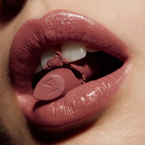 Madara - Dazzle Nights Satin Lipstick 503 Charisma - Vegan & Hydratant Madara - Dazzle Nights Satin Lipstick 503 Charisma - Vegan & Hydratant