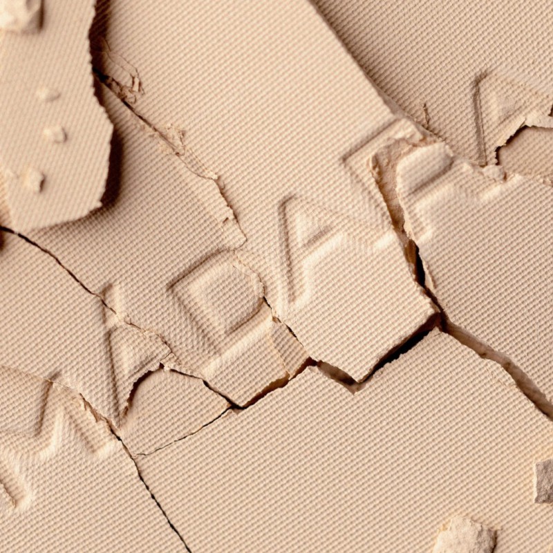 Madara - Poudre Minérale Beige 2 Air Equal au fini naturel Voir la slide Madara - Poudre Minérale Beige 2 Air Equal au fini naturel