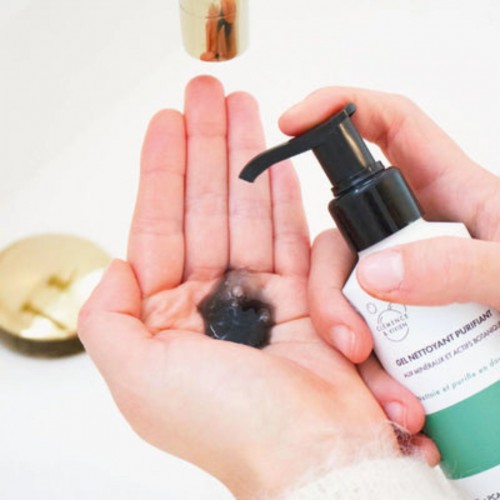 Gel Nettoyant Purifiant - Nettoie et Équilibre les Peaux Mixtes Gel Nettoyant Purifiant - Nettoie et Équilibre les Peaux Mixtes
