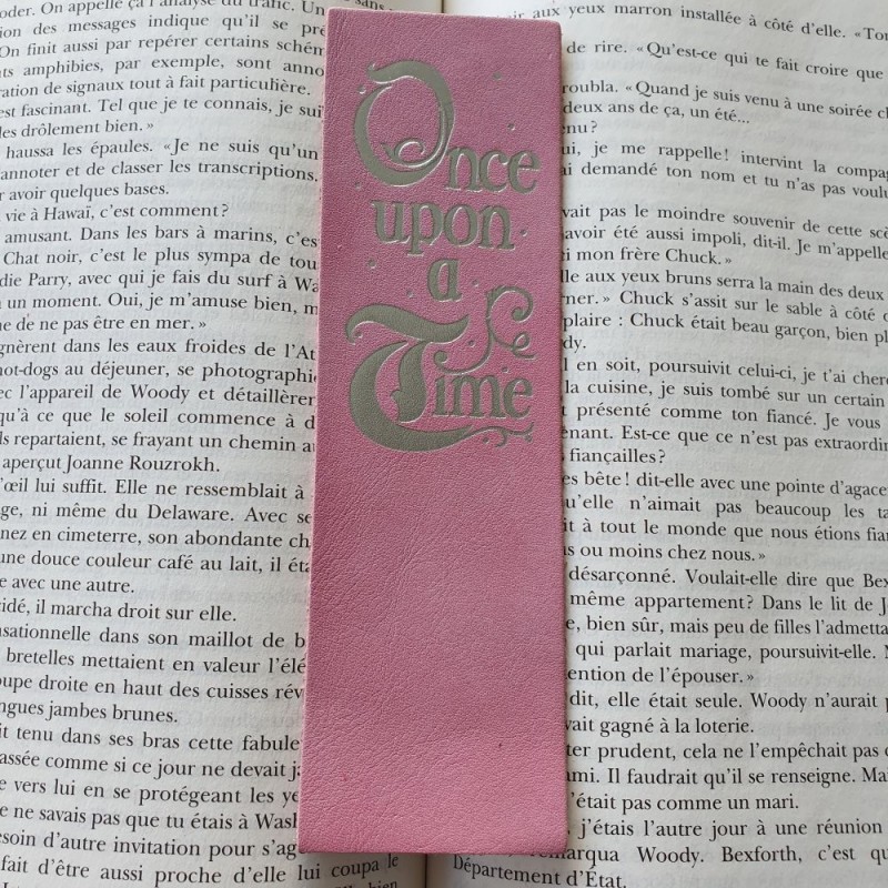 Marque-page en cuir Once upon a time Voir la slide Marque-page en cuir Once upon a time