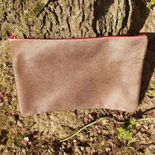 Pochette taupe "fourrure" XL Pochette taupe "fourrure" XL