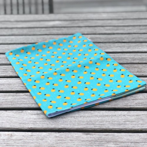 Green Clothes protège cahier en tissu ananas doublé PUL Green Clothes protège cahier en tissu ananas doublé PUL