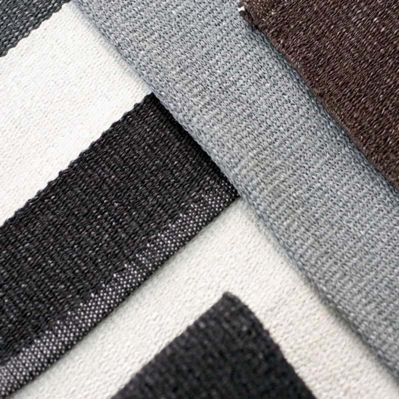 Tapis en plastique recyclé gris Rug Solid Voir la slide Tapis en plastique recyclé gris Rug Solid