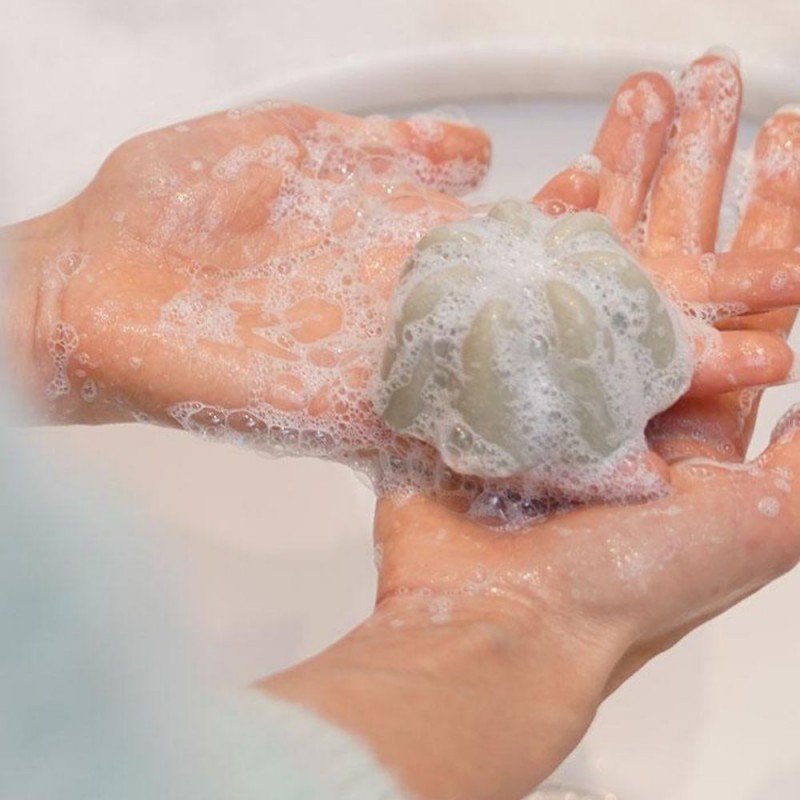 Shampoing solide detox Umaï Voir la slide Shampoing solide detox Umaï