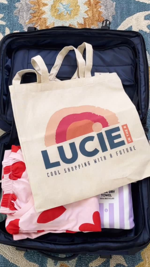 🌴 Mes indispensables de l’été 🌞 (aka mon kit de survie pour des vacances au top 👒🍹)\n\n🧳 Ma valise cabine @cabaia  Ultra compacte, elle passe...